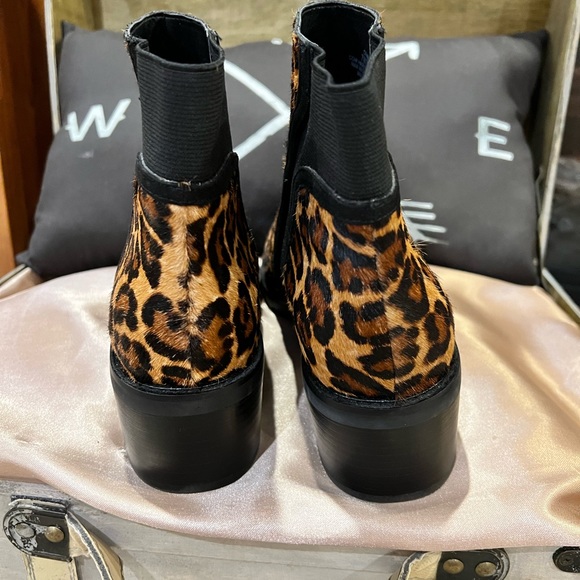 NWOT Crown Vintage cow hair booties - Picture 3 of 7